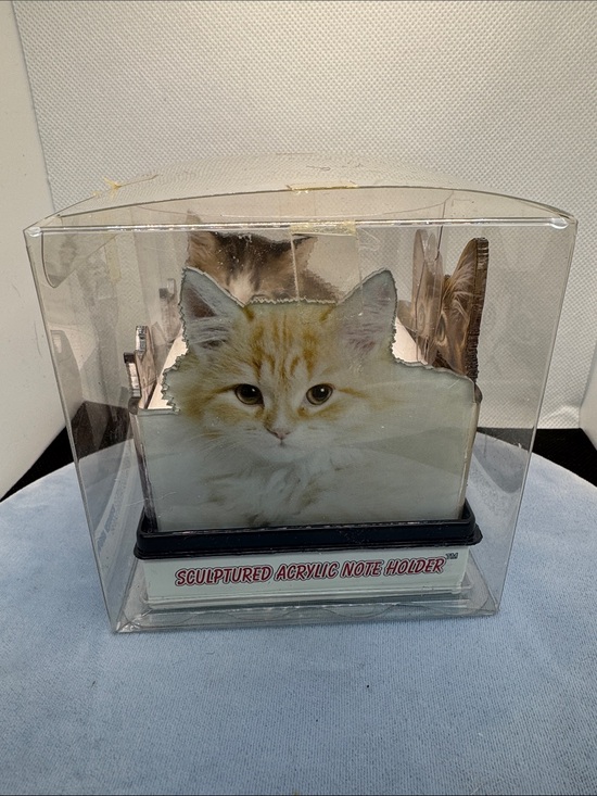Other - Sculptured Acrylic Cat Note Holder - Cream Kitten